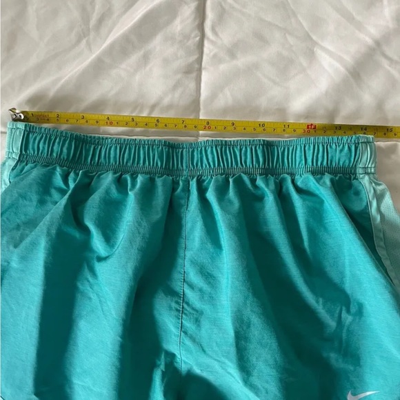 Women's Nike Tempo Soft Knit Green Short - size XL - Picture 2 of 5